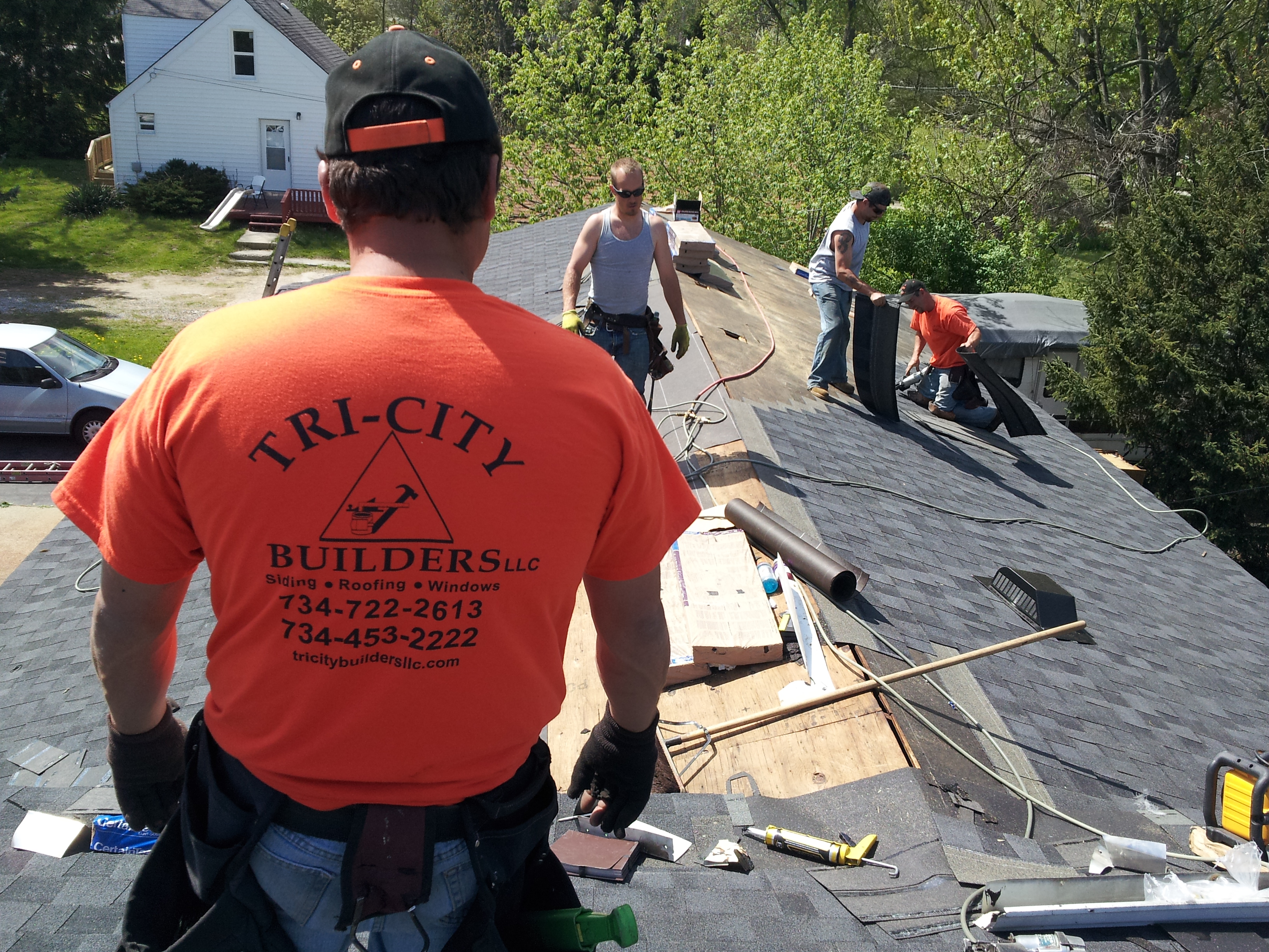 Tri-City Builders specializes in Roofing, Siding, Windows, Awnings and more.